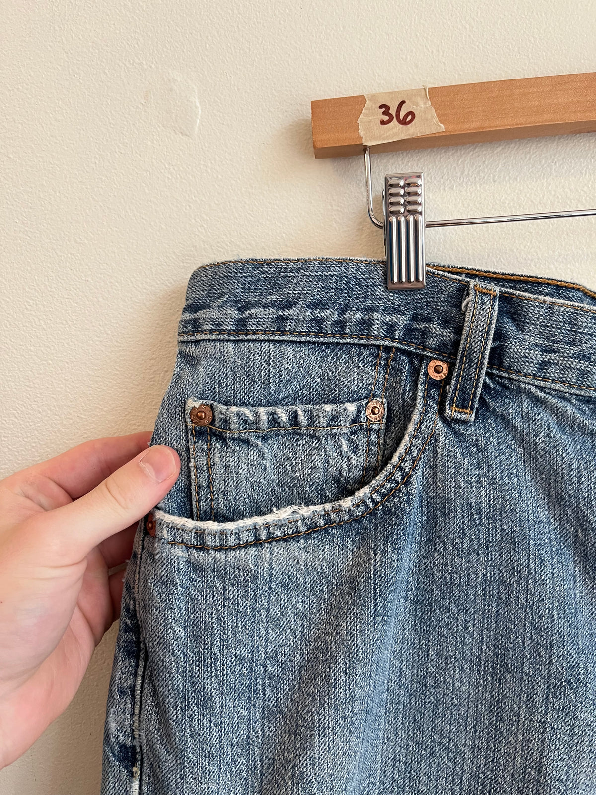 2006 Levi's 505 Distressed Jean Shorts (36)