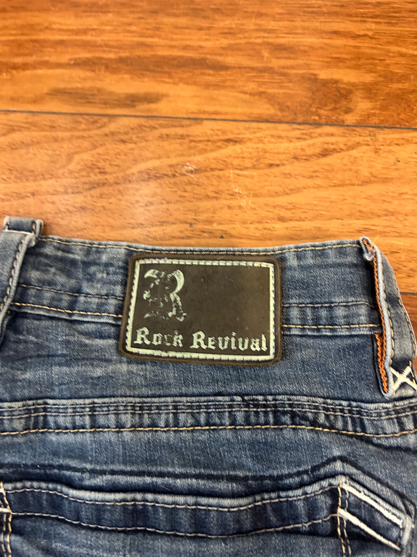 00s Rock Revival Embroidered Jeans (38 x 34)