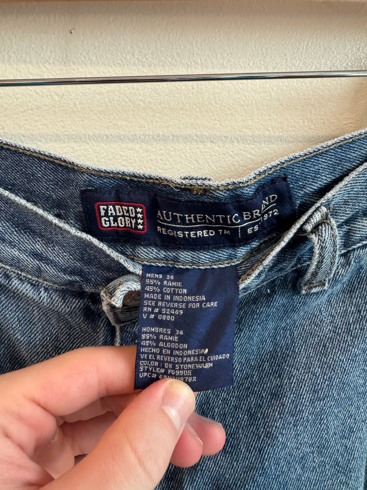 00s Faded Glory Denim Cargo Shorts (36)