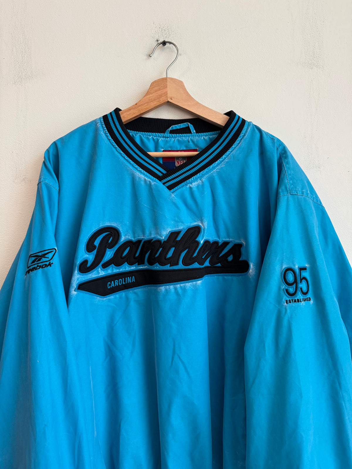 00s Carolina Panthers Faded Blue Tail Swoop Windbreaker (XL)
