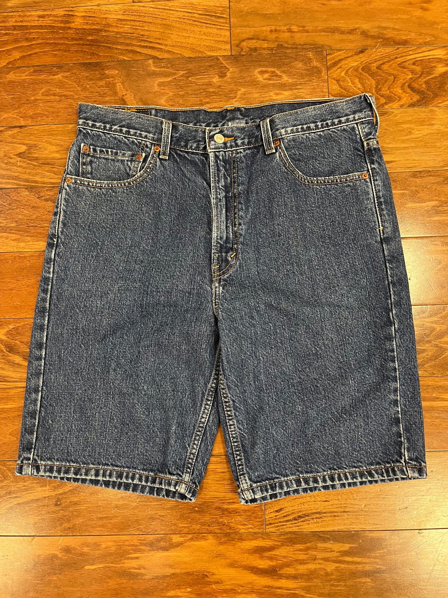 2007 Levi's 505 Dark Wash Jean Shorts (36)