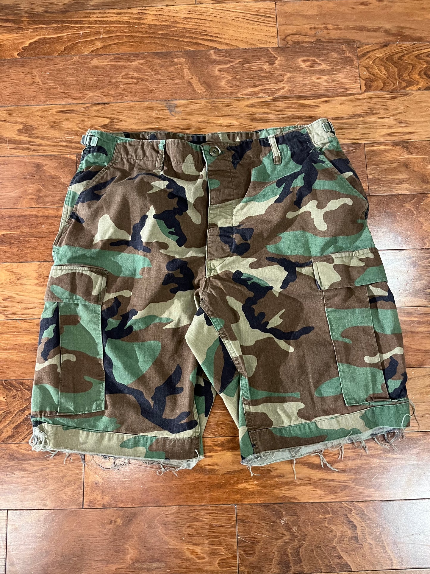 00s Military Camo Shorts (38)