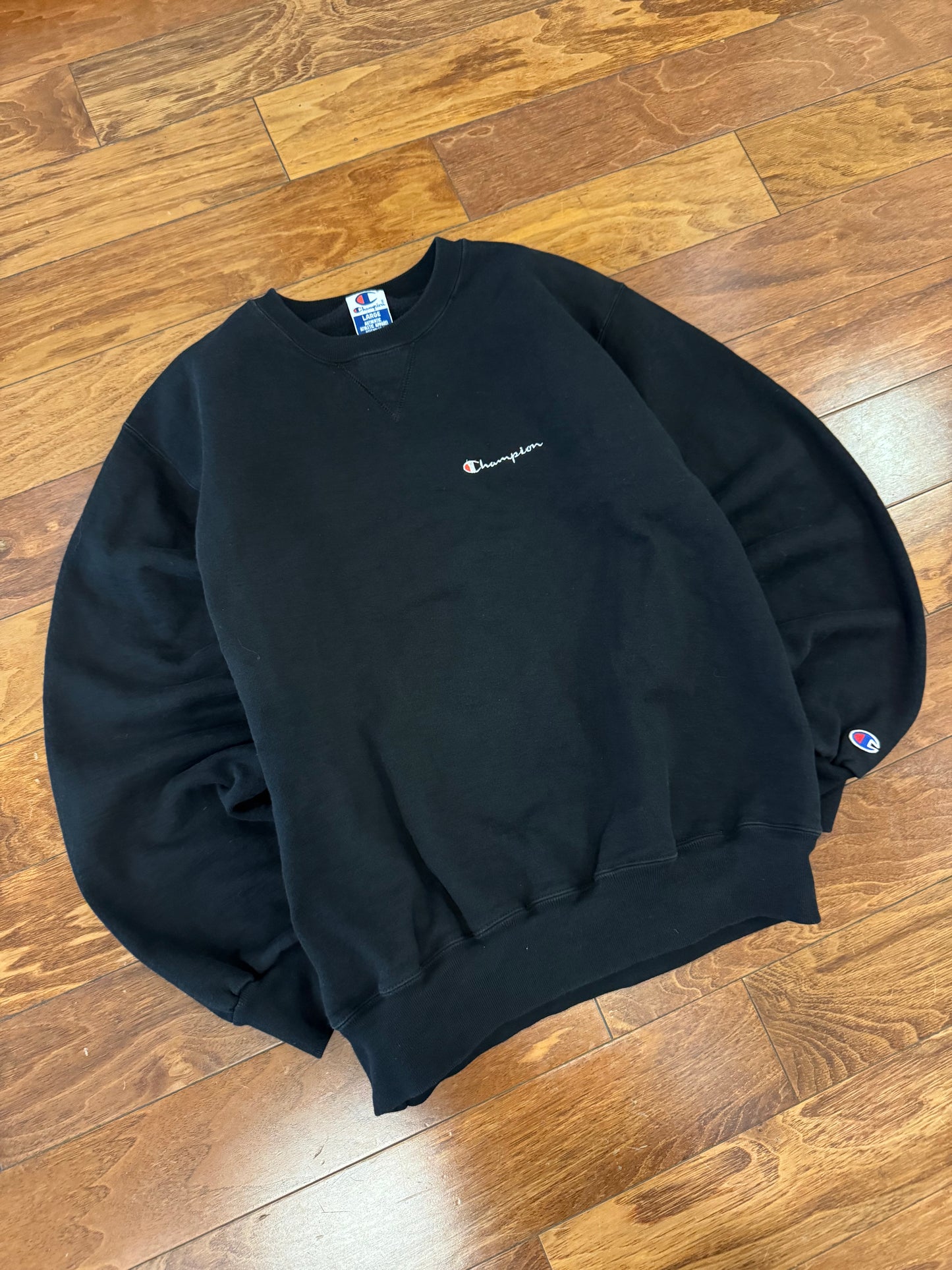 00s Champion Black Essential Crewneck (L)