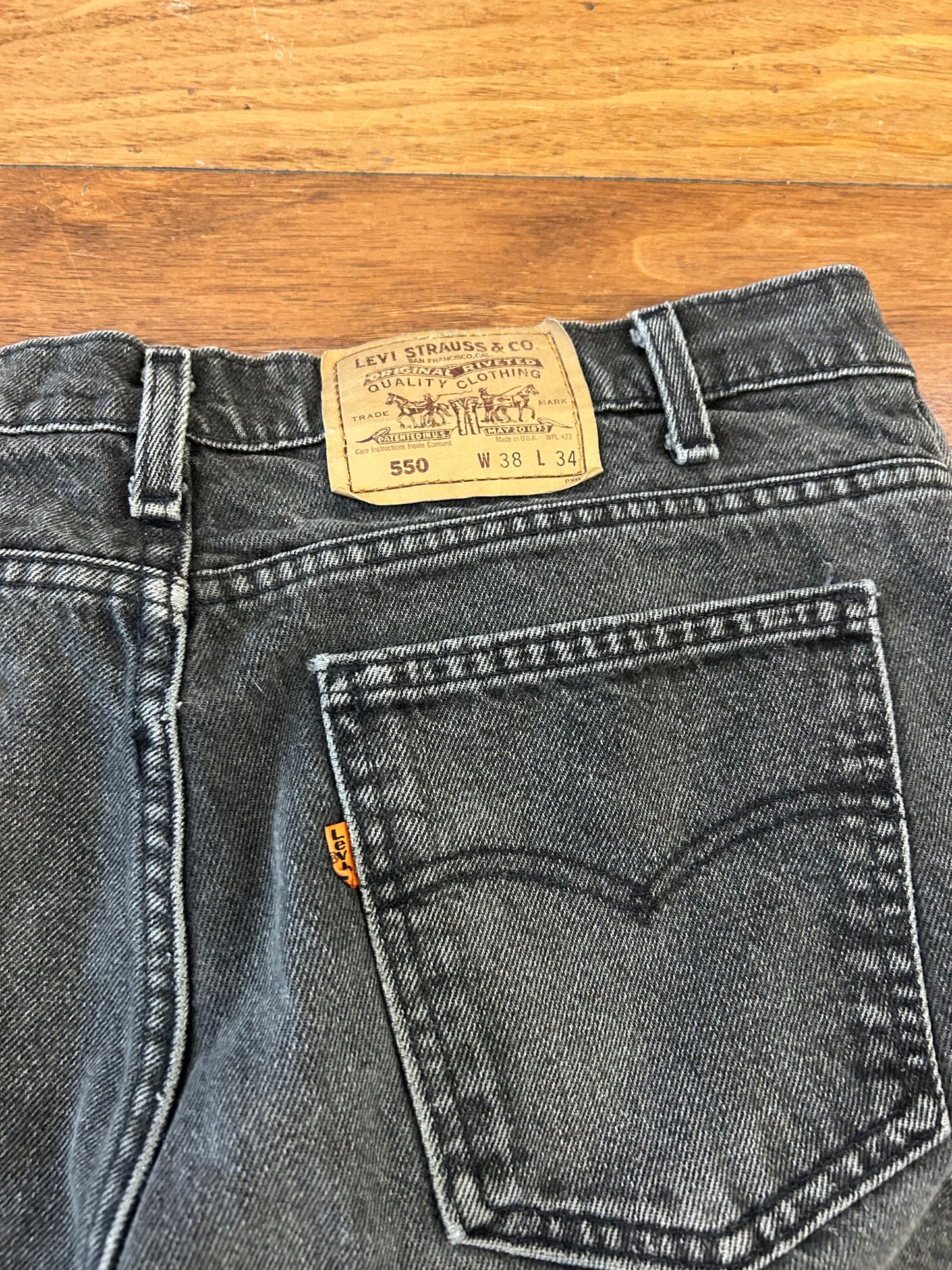 90s Levi's 550 Orange tab Stained Black Shorts (36)