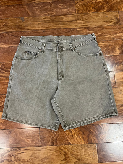 90s Lee Faded Cement Shorts (40)