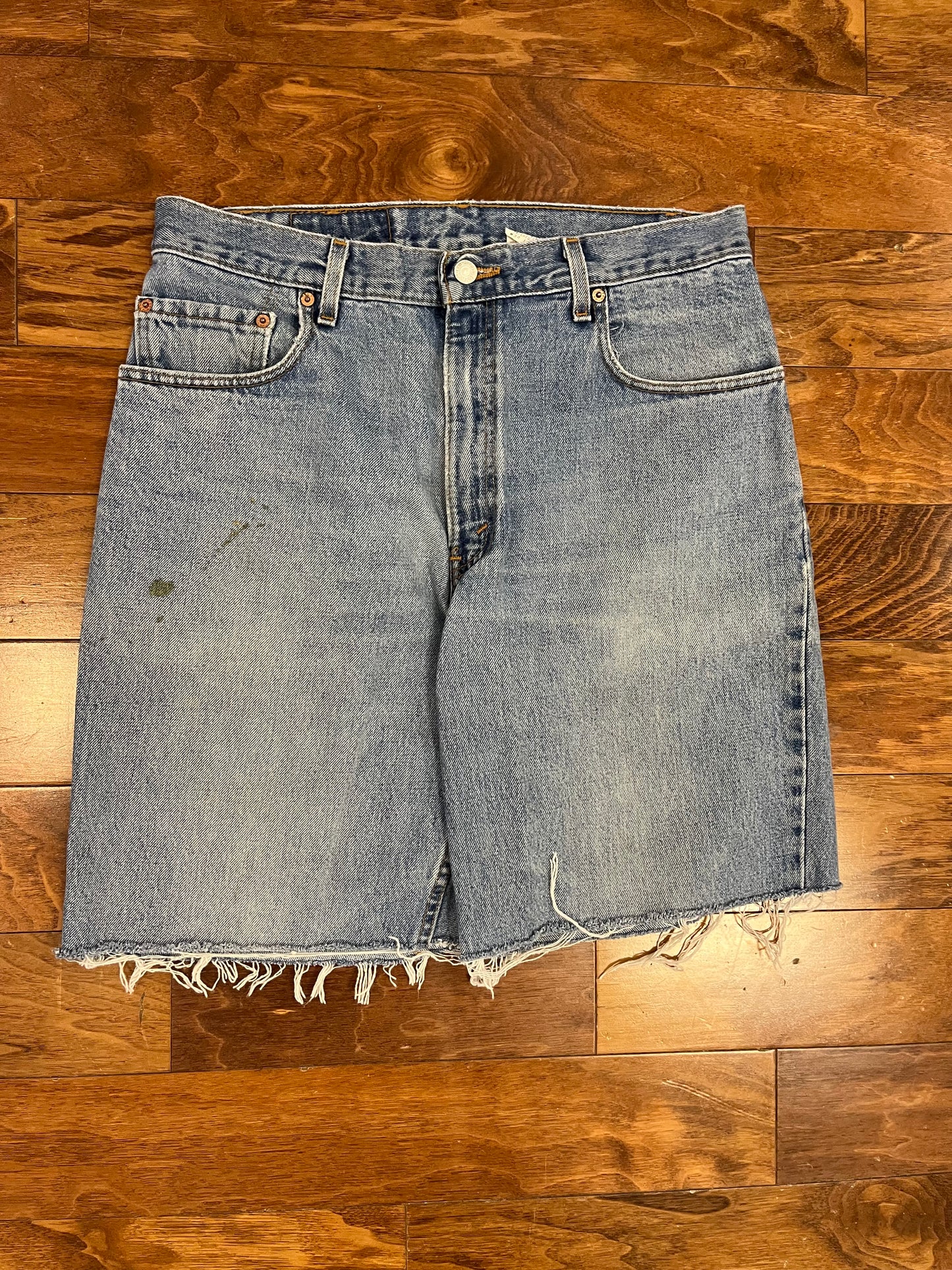 2001 Levi's 560 Mid Wash Shorts (34)