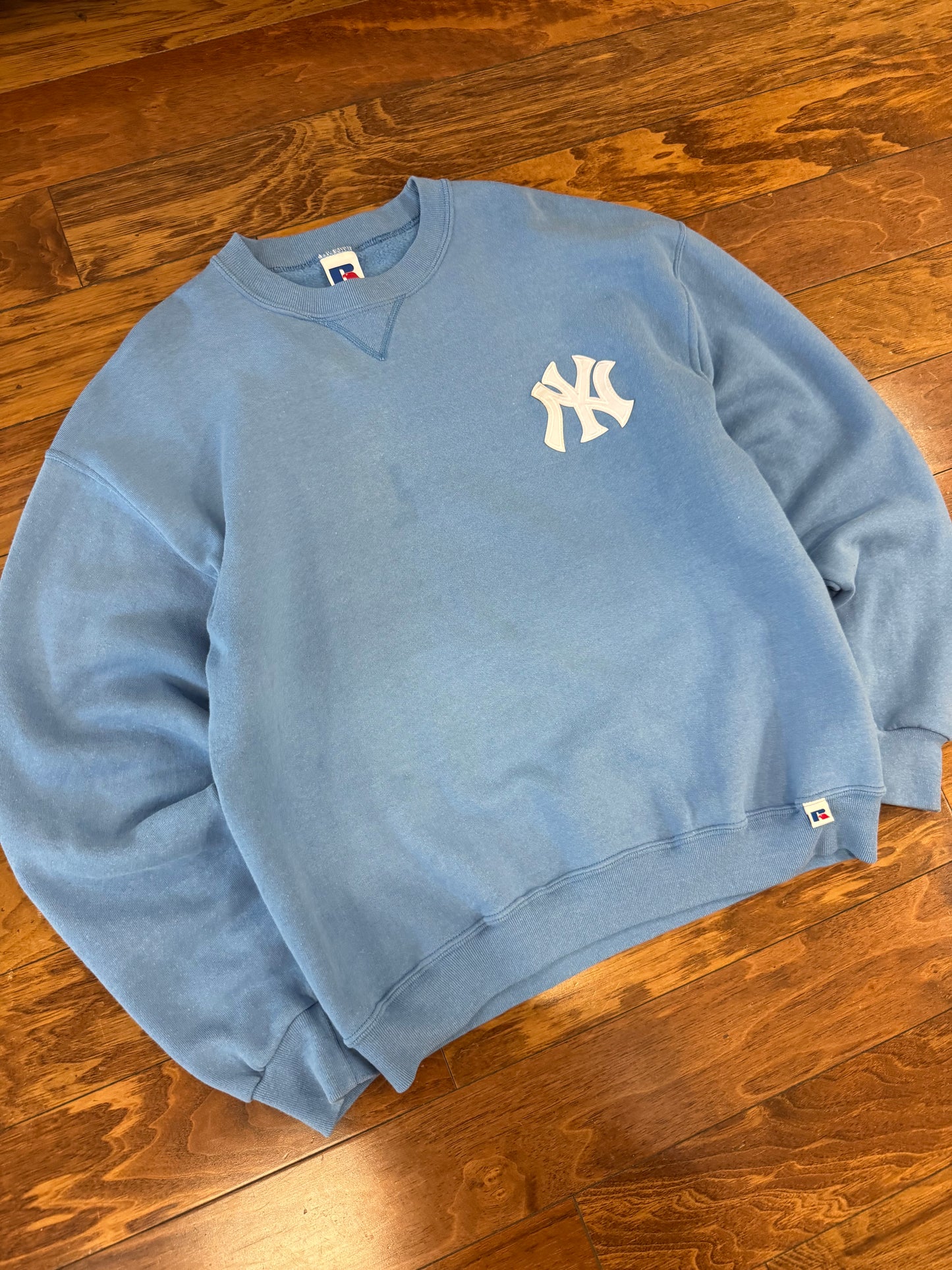 00s New York Yankees Baby Blue Essential Russell Athletics Crewneck (L)