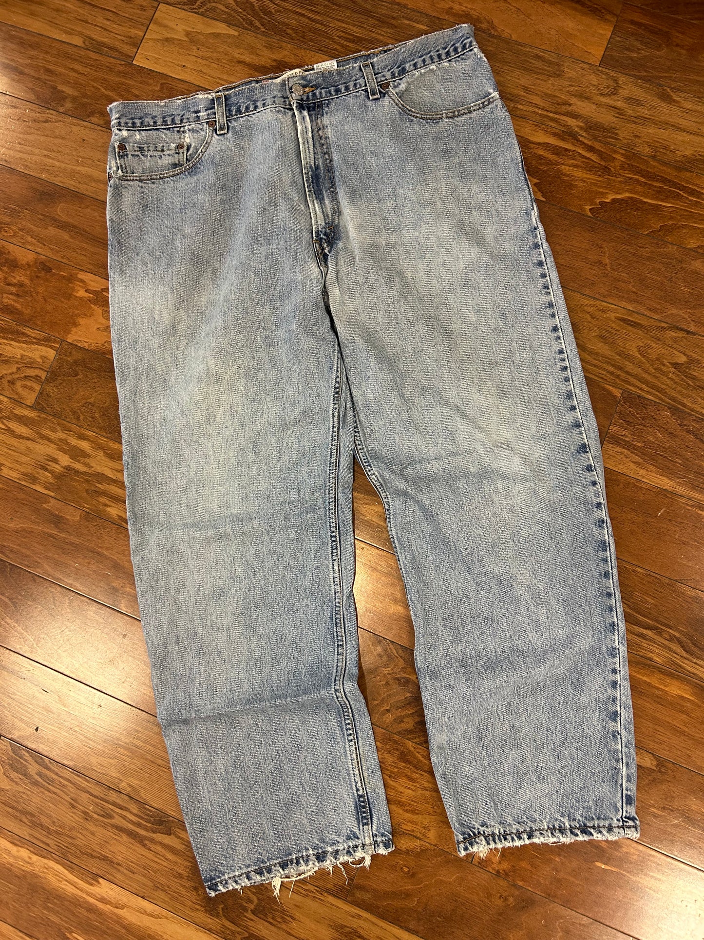 2003 Levi's 550 Faded Blue Jeans (42 x 30)