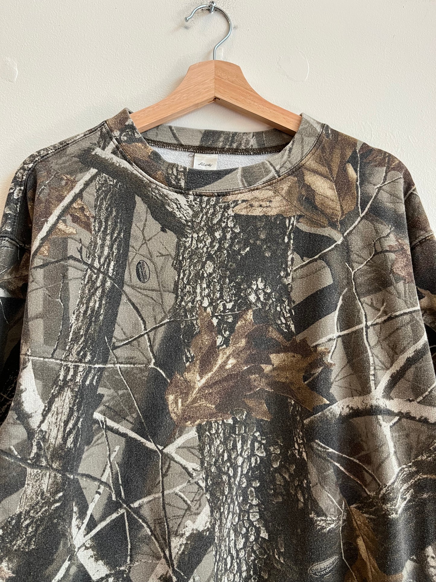 00s Liberty Camo Essential Crewneck (L)