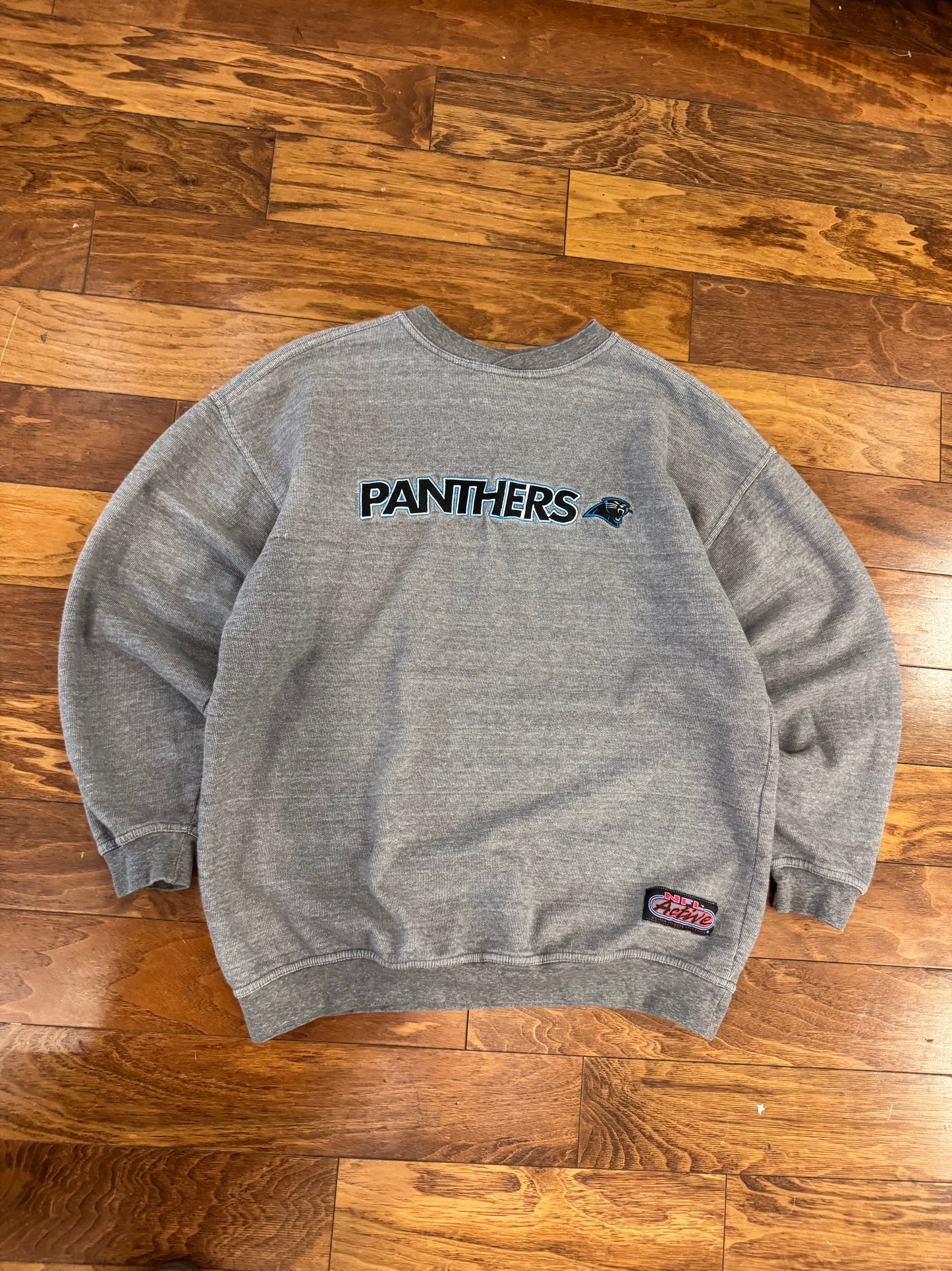 1997 Carolina Panthers Embroidered NFL Active Crewneck (M)
