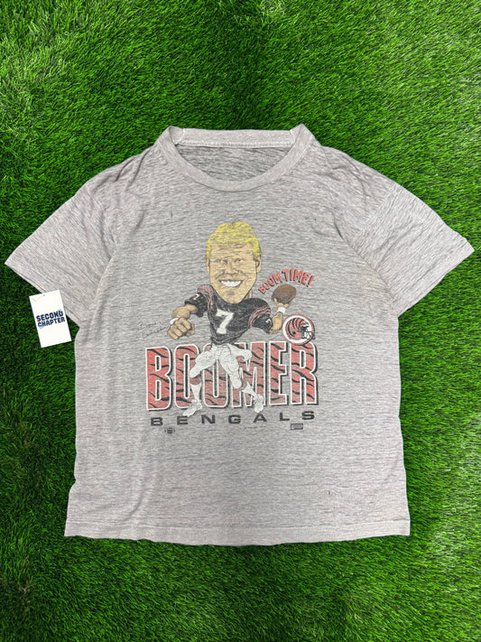 80s Cincinnati Bengals Boomer Esiason Caricature NFL Tee (XL)