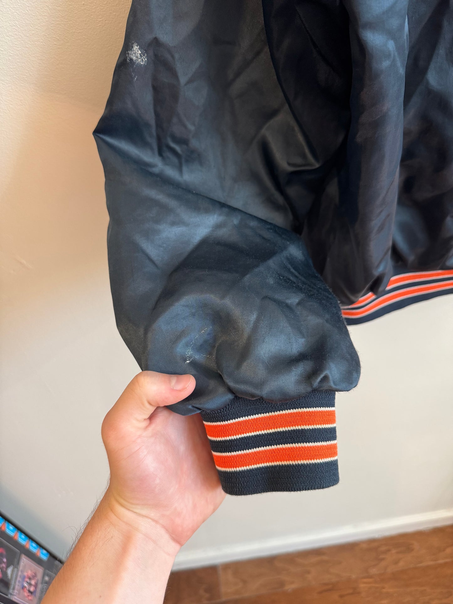 90s Chicago Bears Stained Vintage Satin Jacket (L)