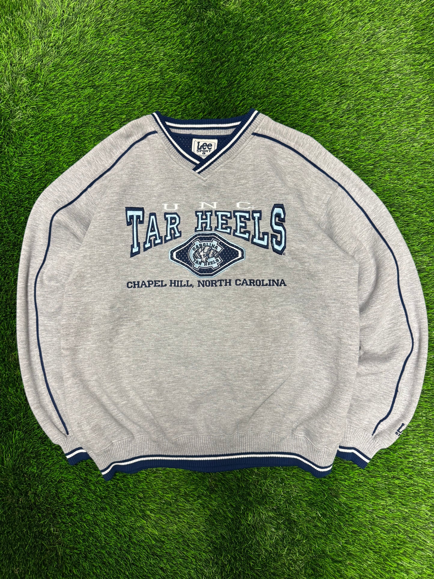 00s University of North Carolina UNC Tar Heels Embroidered Vintage Lee Crewneck (L)