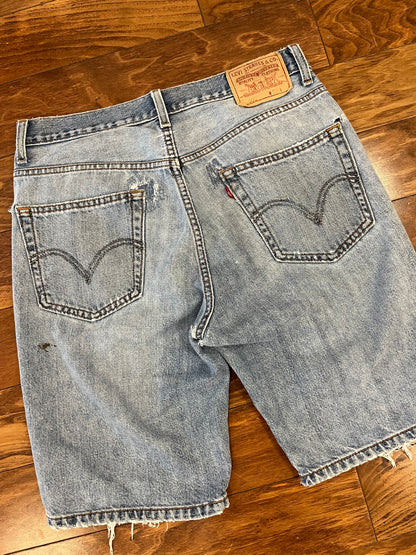 2008 Levi's 505 Distressed Jean Shorts (32)