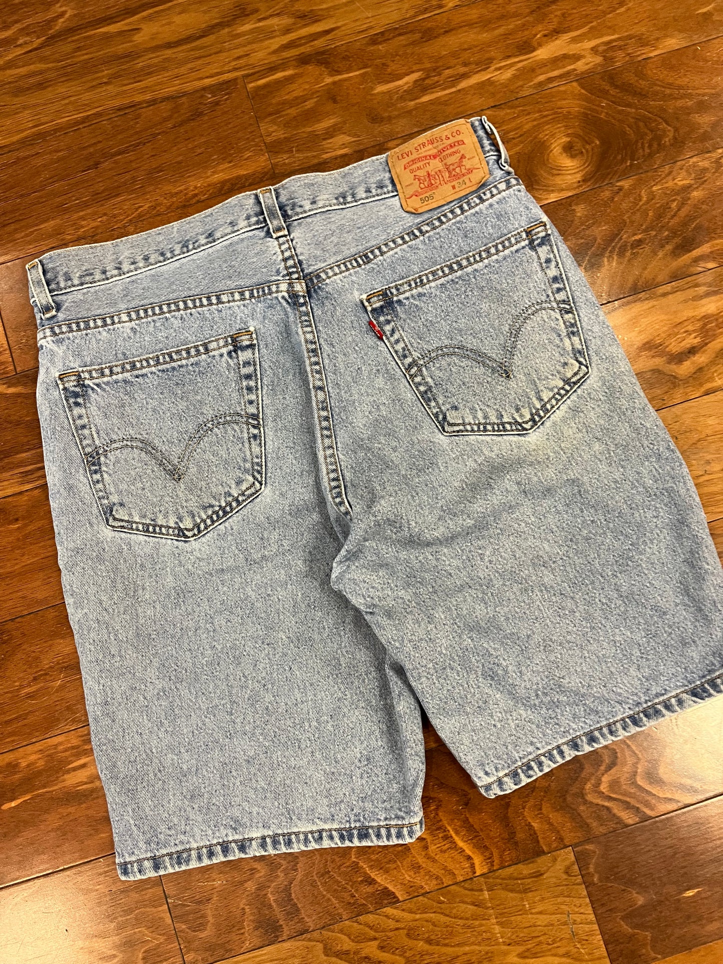 2003 Levi's 505 Light Wash Jean Shorts (34)