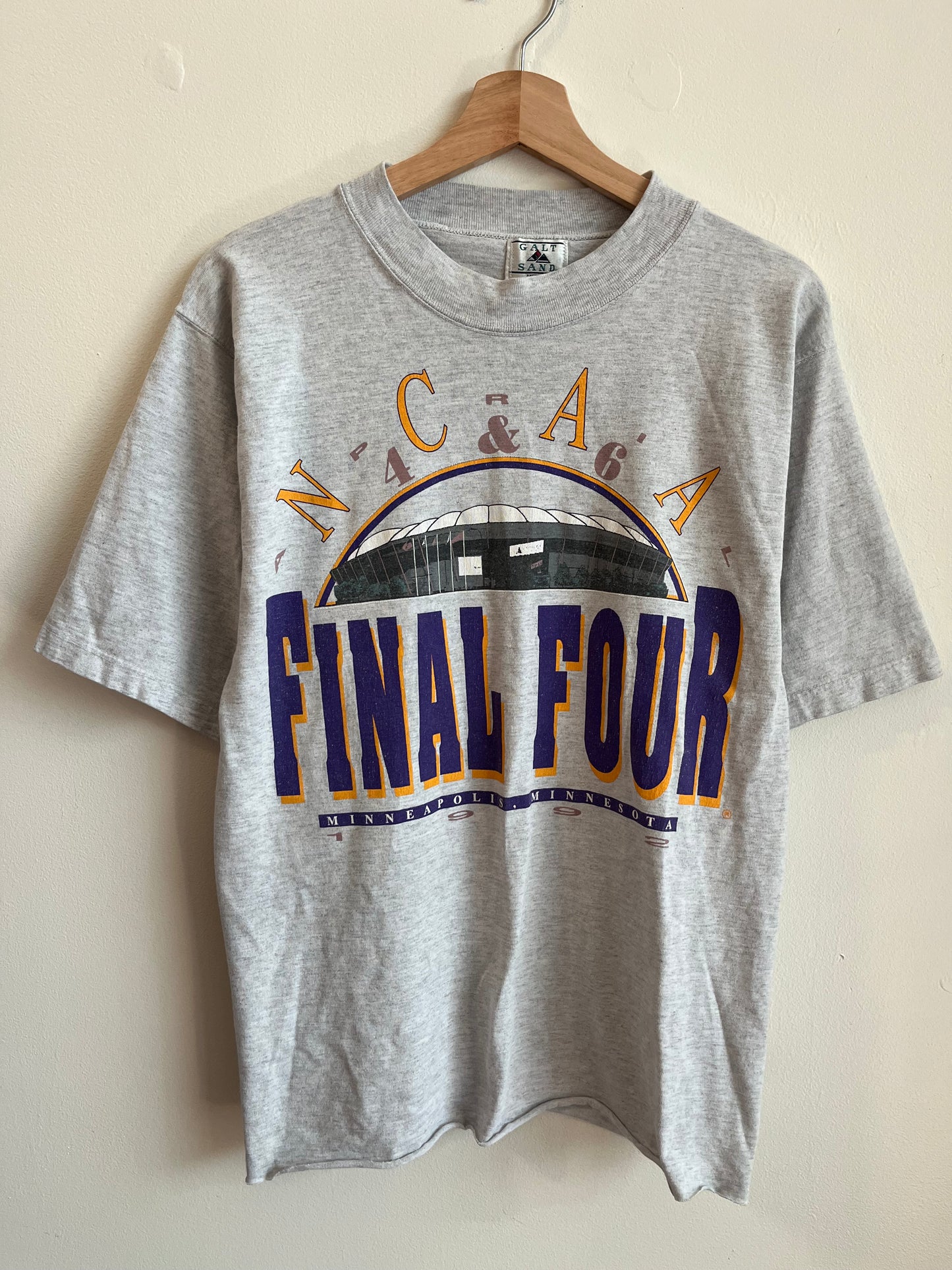1992 NCAA Final Four Minneapolis Minnesota Cropped Tee (M)