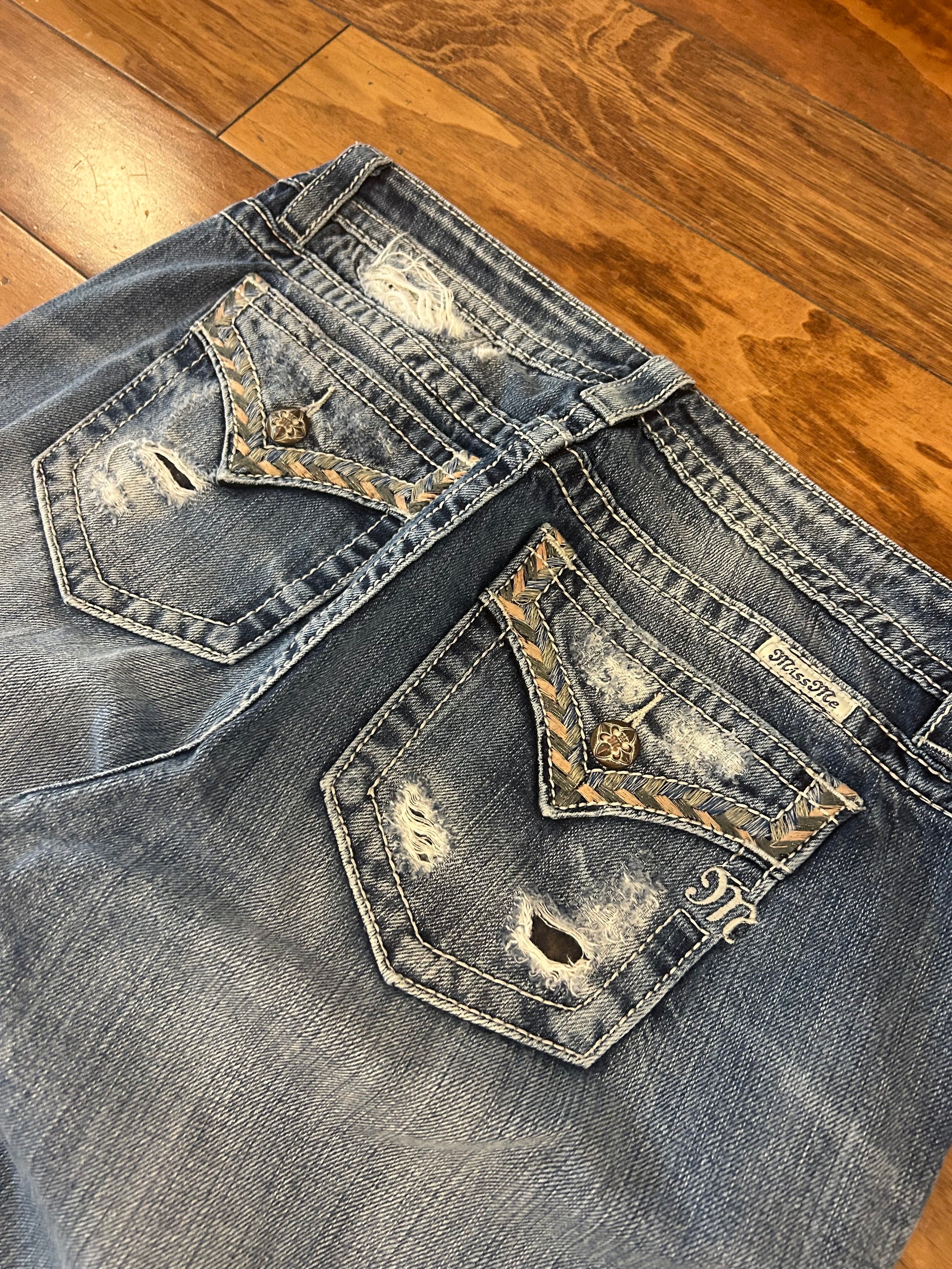 00s Miss Me Boyfriend Distressed Women's Jeans (29)