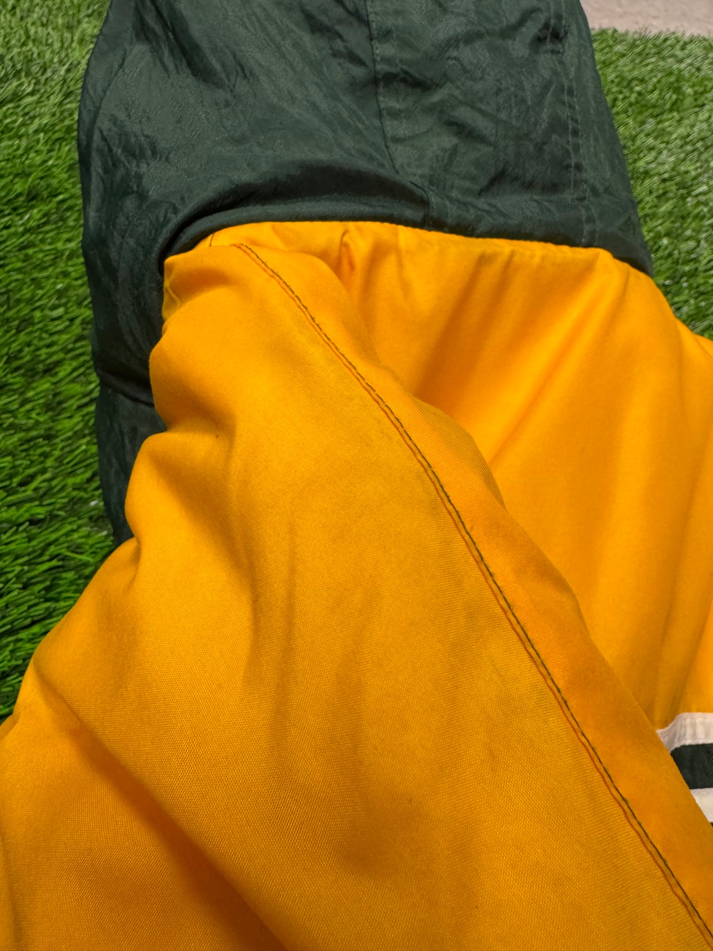 90s Green Bay Packers Puma Puffer Jacket (Youth XL)