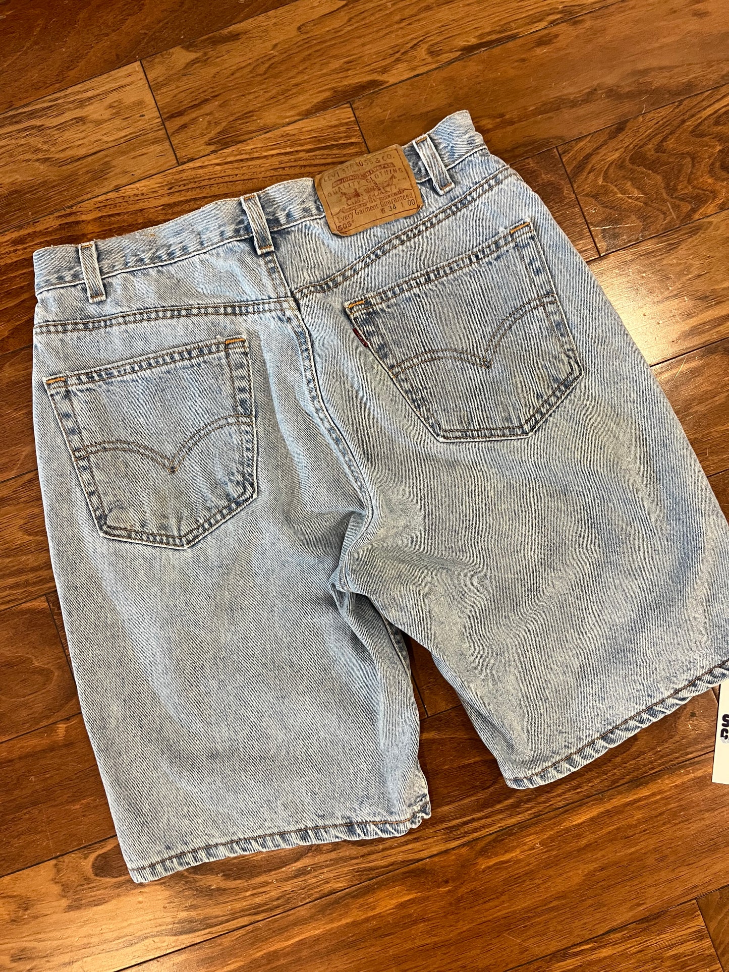 2000 Levi's 505 Jean Shorts (32)