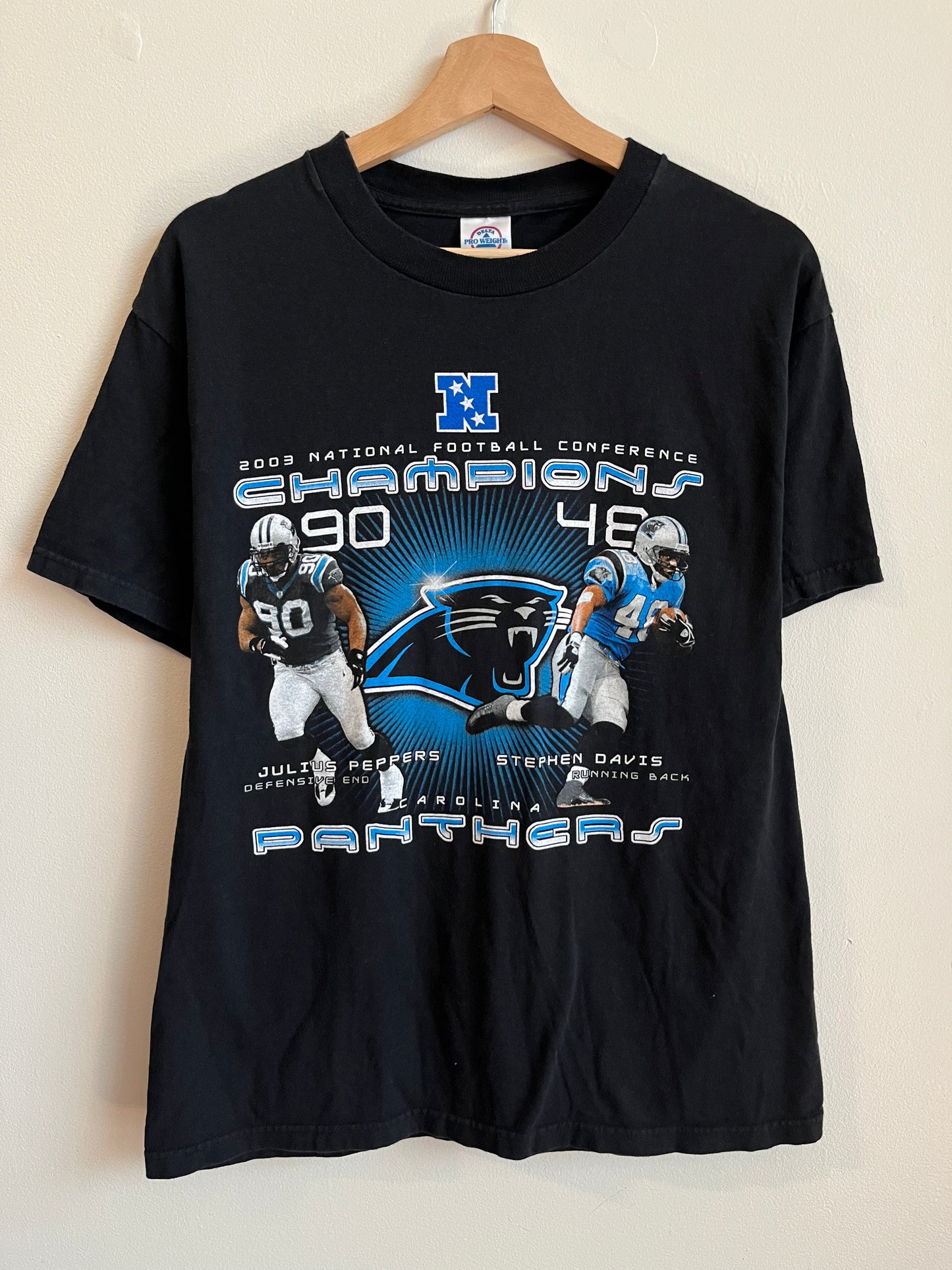 2003 Carolina Panthers Davis & Peppers Roster Tee (M)