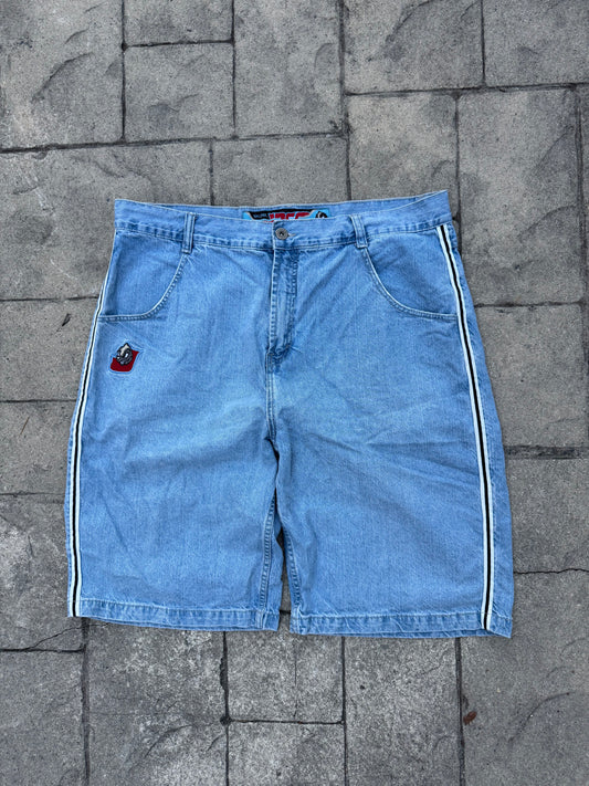 00s JNCO Jeans Vintage Skunk Embroidered Mid Wash Jean Shorts (42)