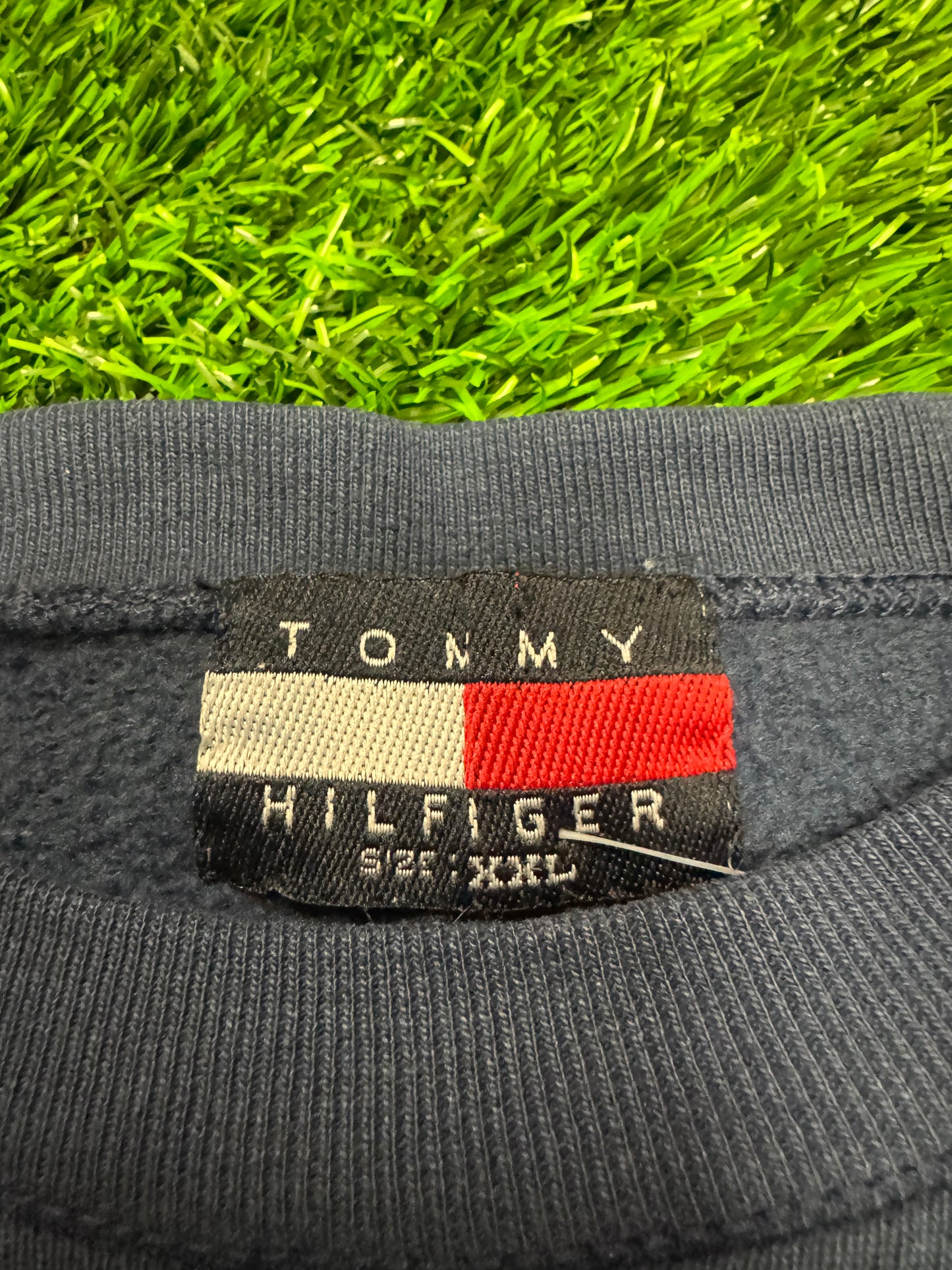 90s Tommy Hilfiger Vintage Embroidered Navy Crewneck (XXL)