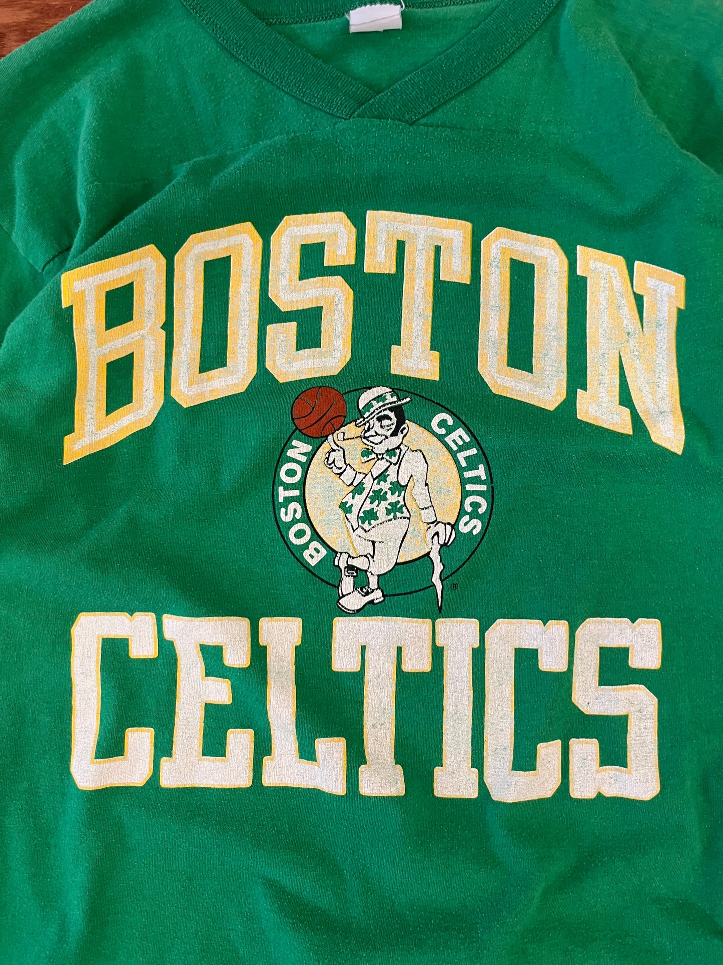 90s Boston Celtics NBA V-Neck Tee (L)