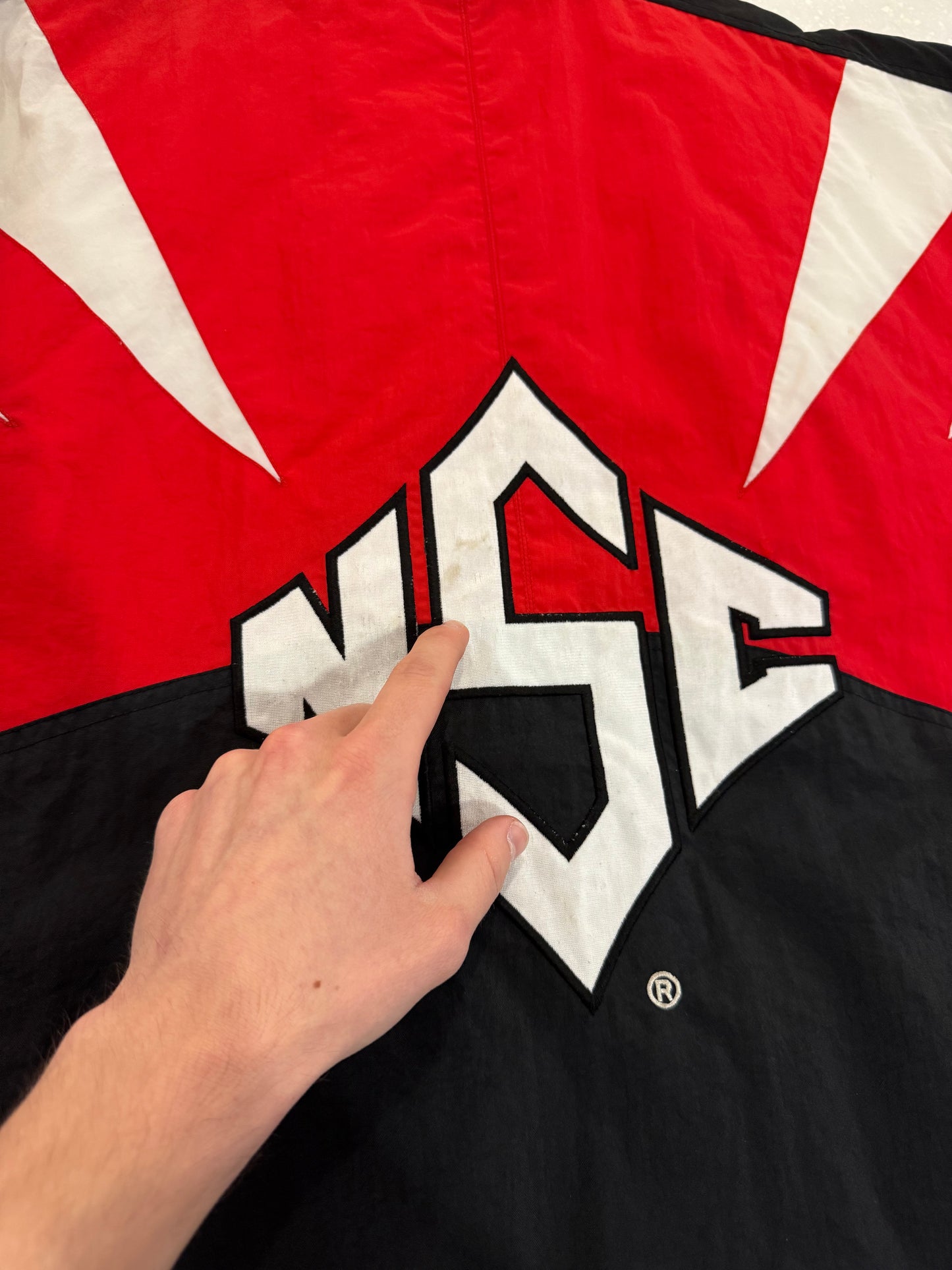 90s NC State (NCSU) Apex Shark Tooth Puffer Jacket (L)