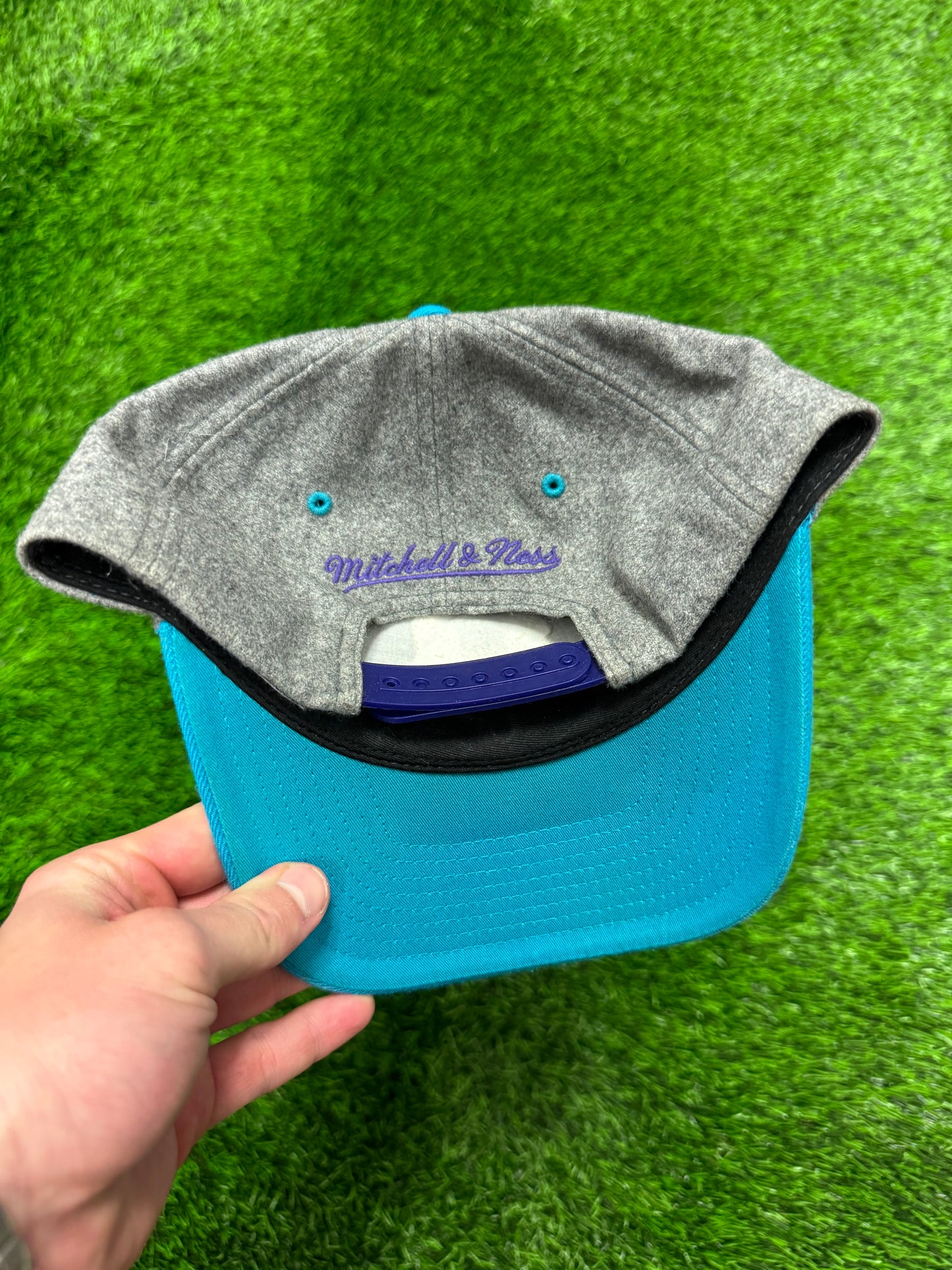 Charlotte Hornets Michell & Ness Snapback Hat (OS)