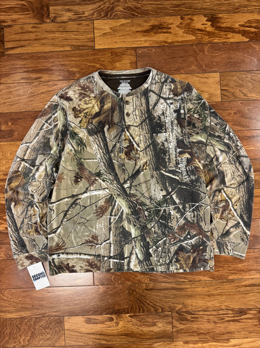 2010s Real Tree Camo Henley Long Sleeve Shirt (L)