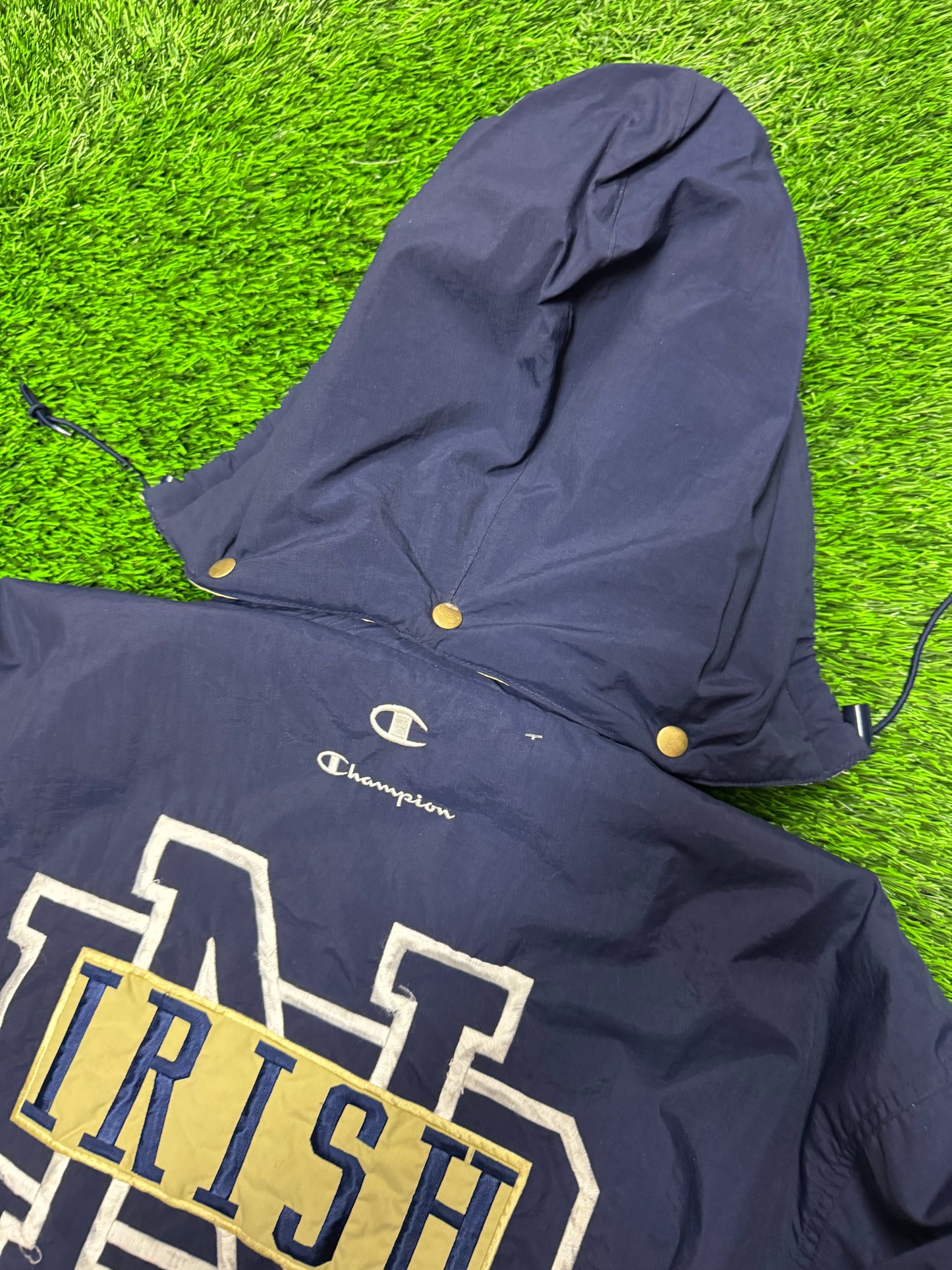 90s University of Notre Dame Vintage Champion Puffer Jacket (L)