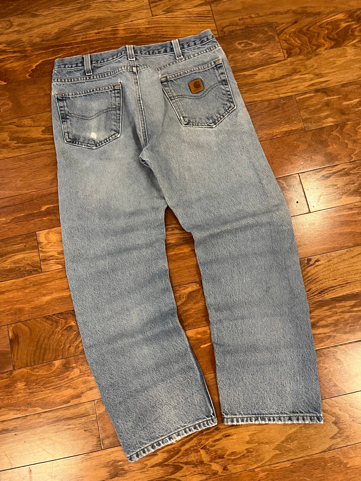 2017 Carhartt Distressed Jeans (34 x 30)