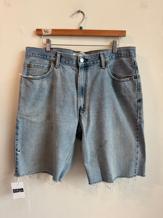 00s Levi's 550 Stained Light Wash Shorts (36)