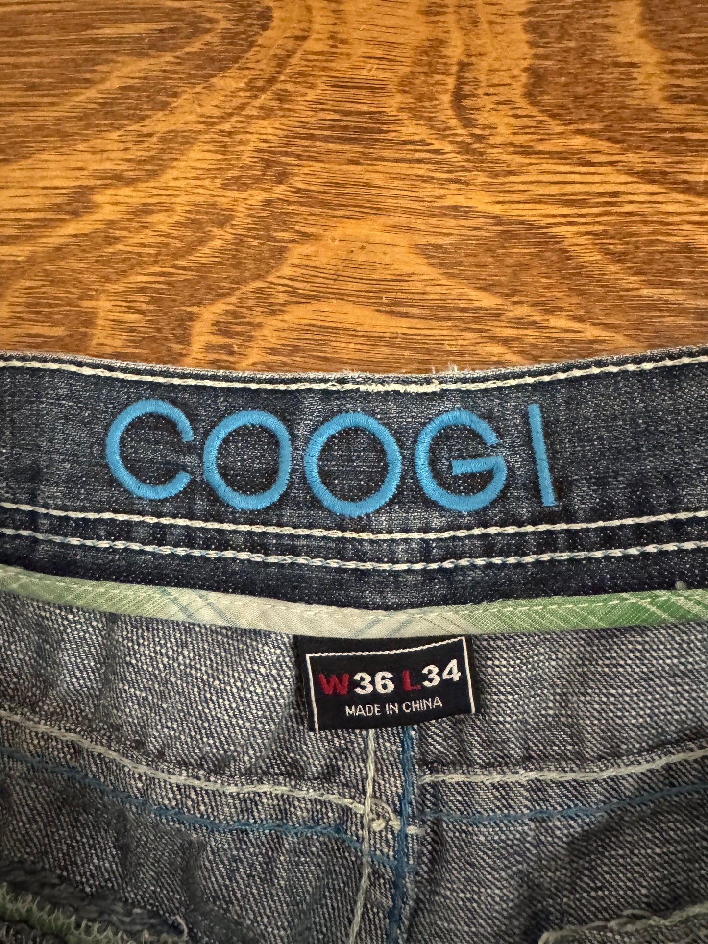 00s Coogi Distressed/Embroidered Blue Jeans (36 x 34)