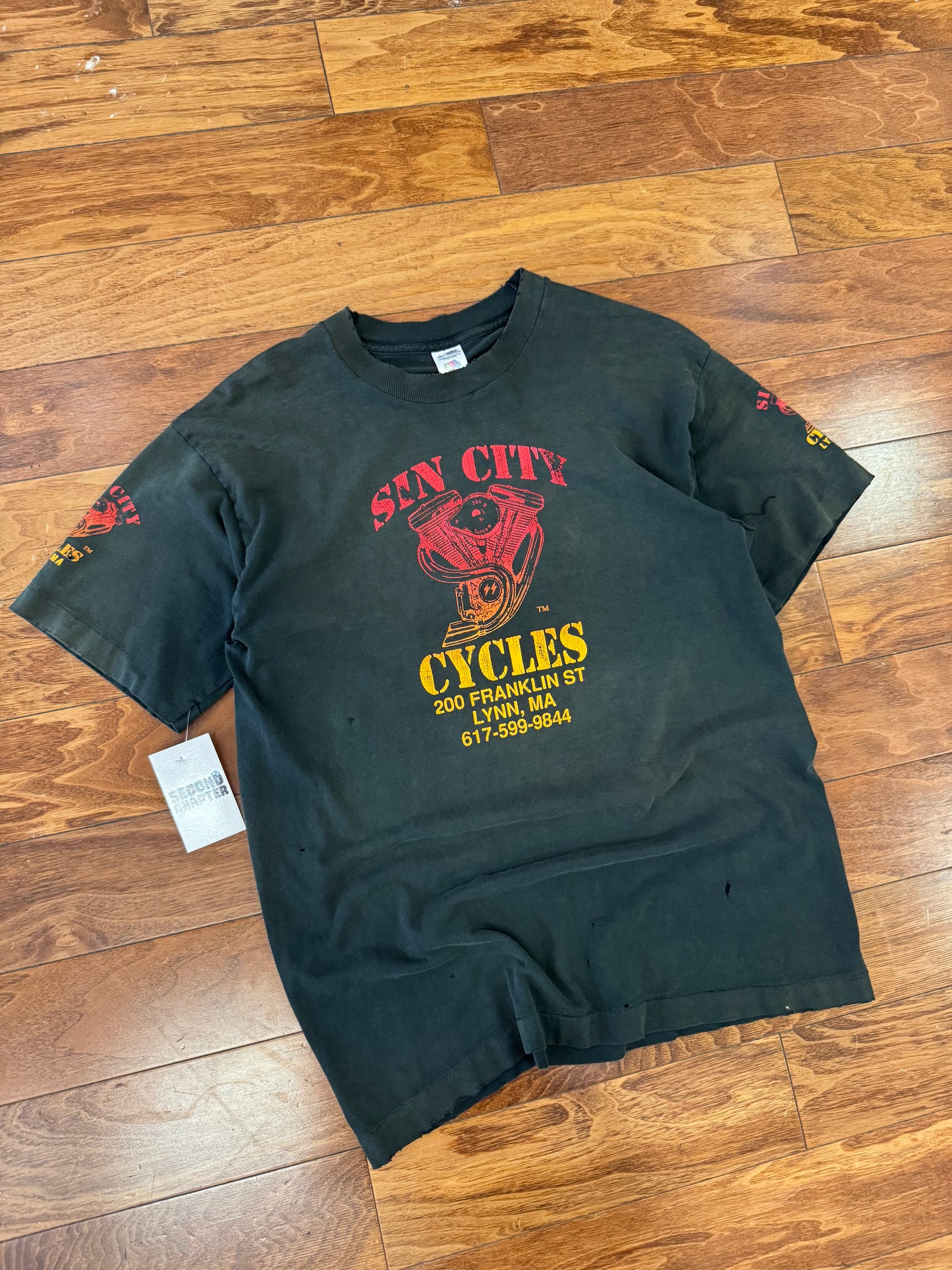 90s Sin City Cycles Thrashed Graphic Tee (L)