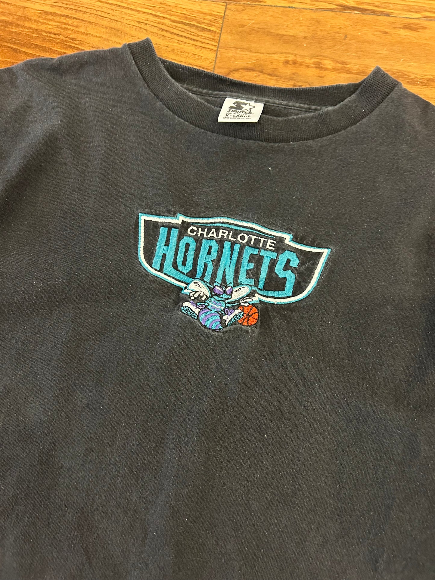 90s Charlotte Hornets Embroidered Starter Tee (XL)