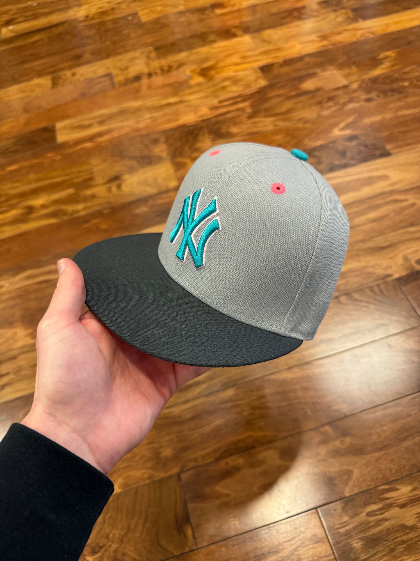 New York Yankees Subway Series Grey/Pink Fitted Hat (7 1/8)