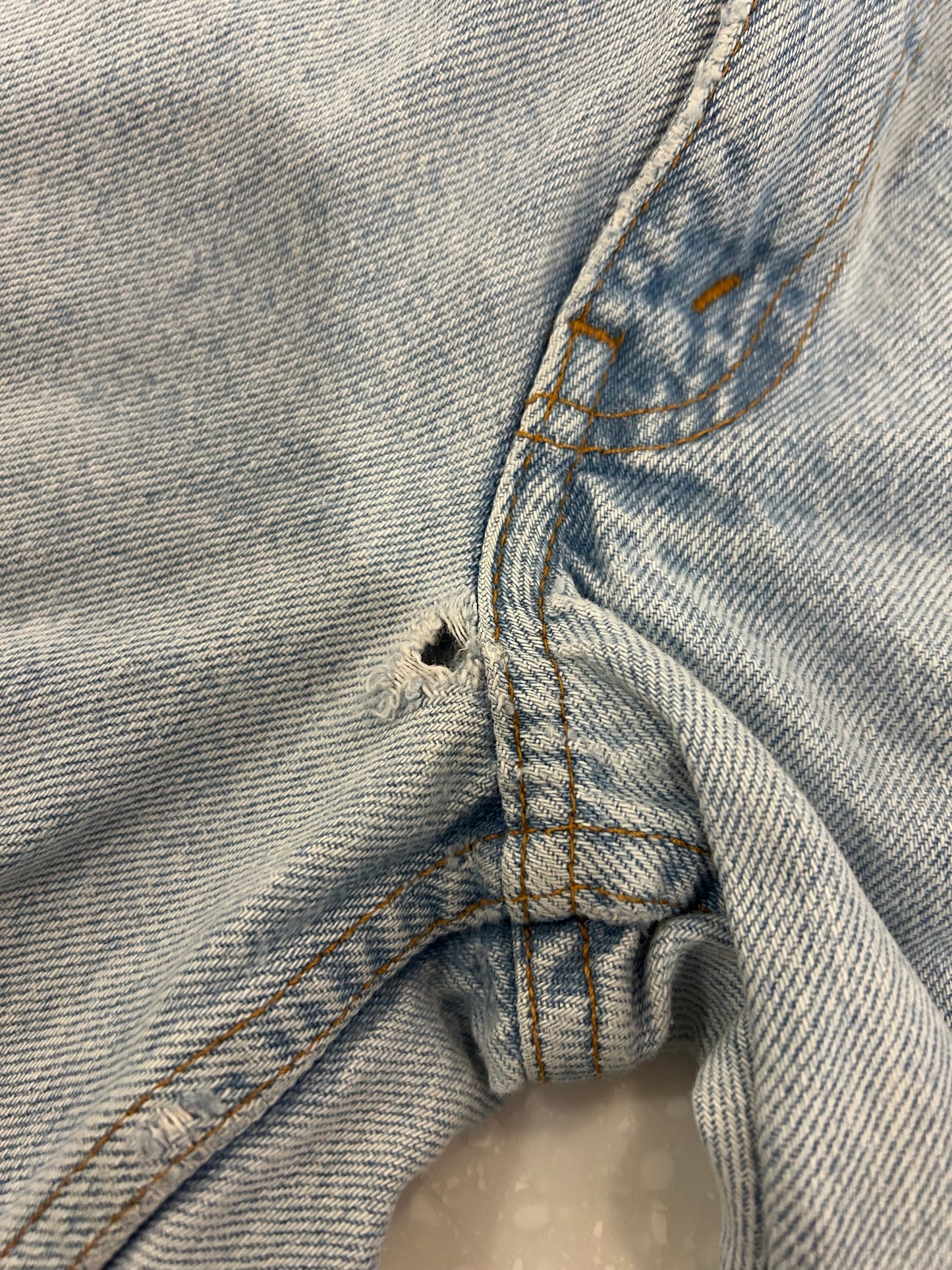 1993 Levi's Student 550 Orange Tab Light Wash Shorts (26)