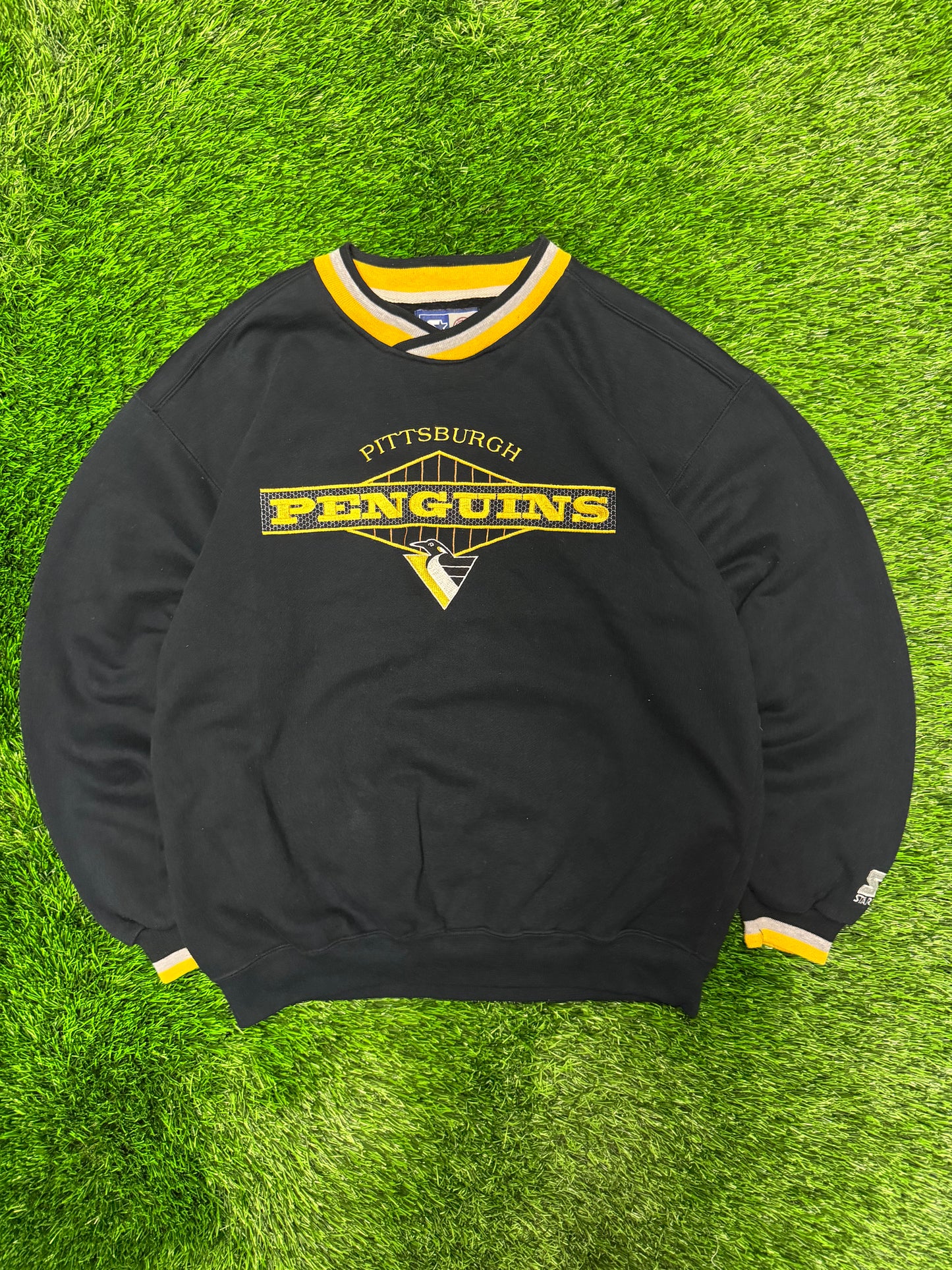 90s Pittsburgh Penguins Embroidered Starter NHL Crewneck (M)
