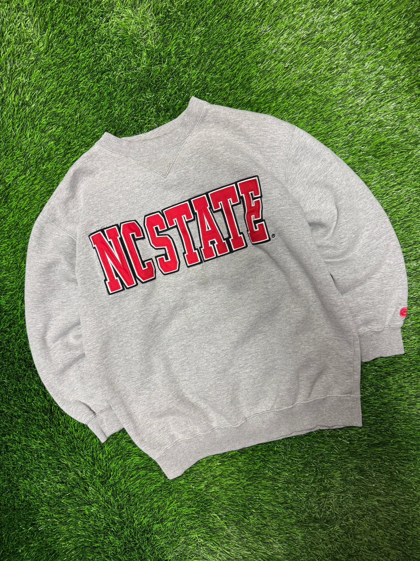 00s NC State University (NCSU) Colosseum Embroidered Crewneck (M)