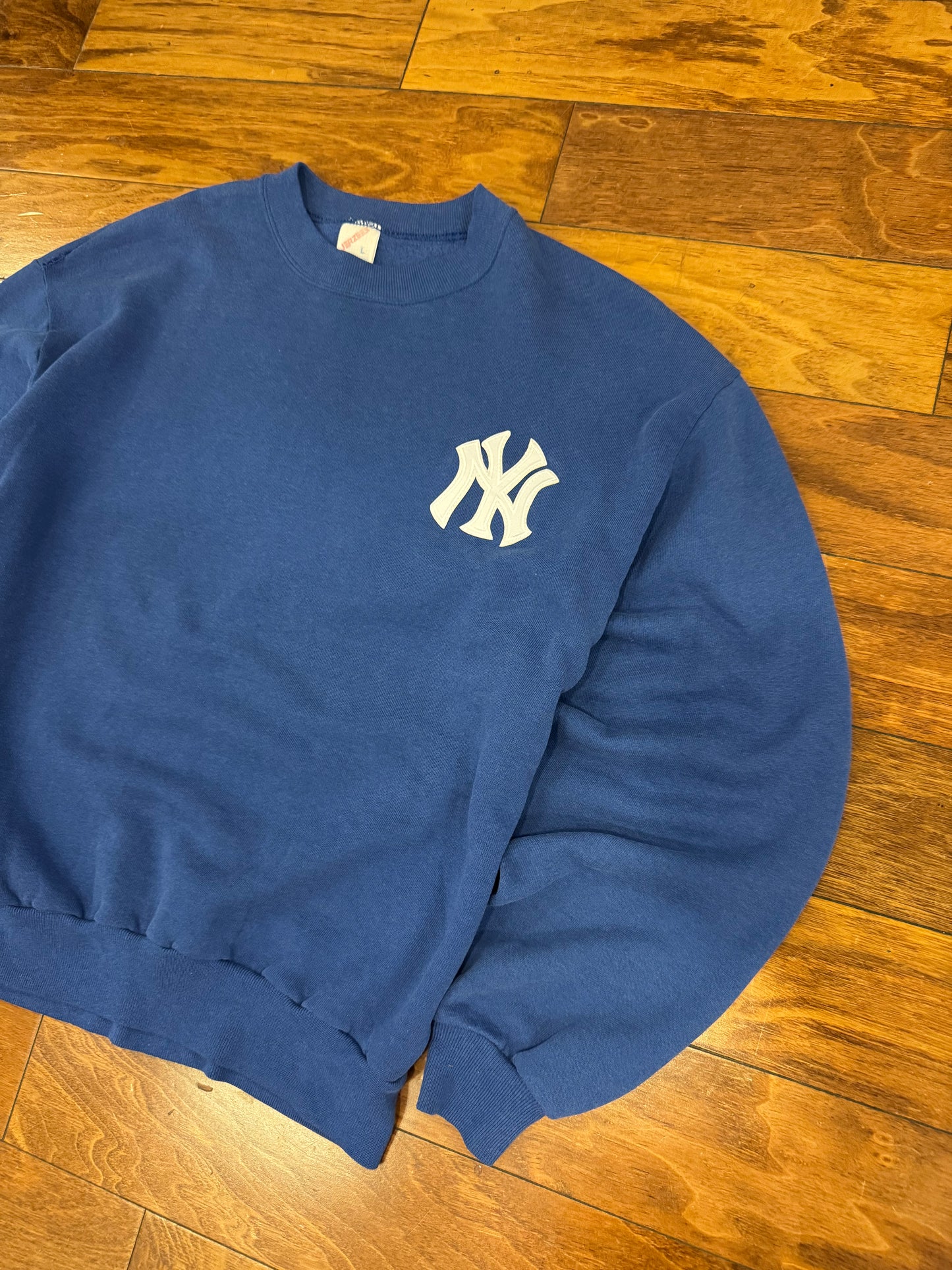 90s New York Yankees Jerzees Blue Embroidered Crewneck (L)