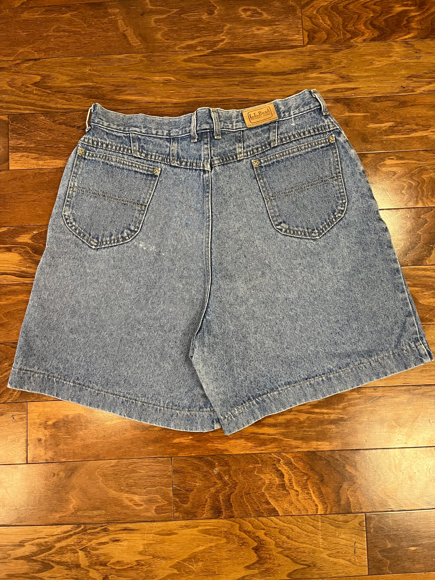 LL Bean Light Wash Women's Shorts (36)
