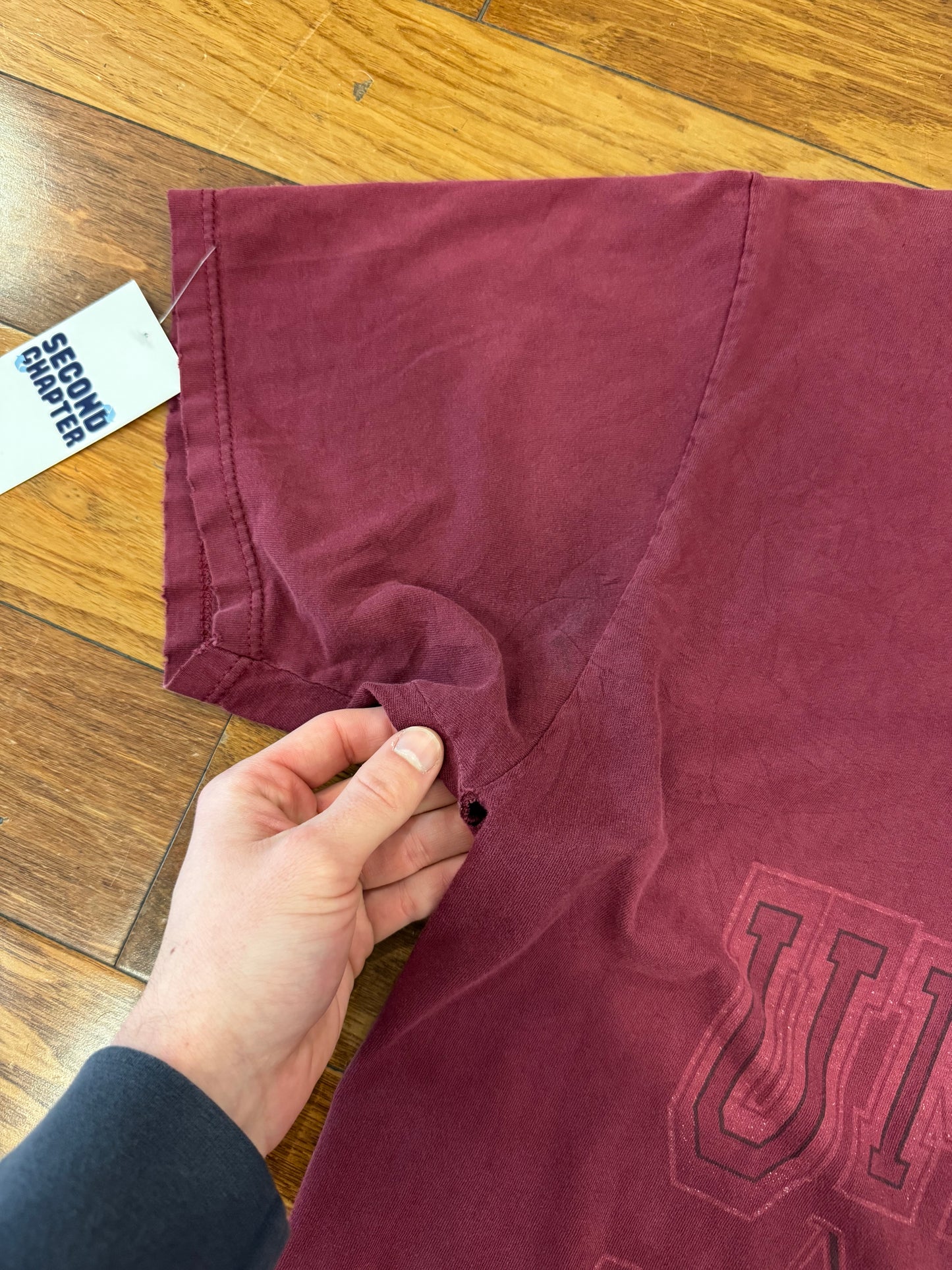 1995 UMASS Minutemen Vintage Distressed Cropped Tee (XL)