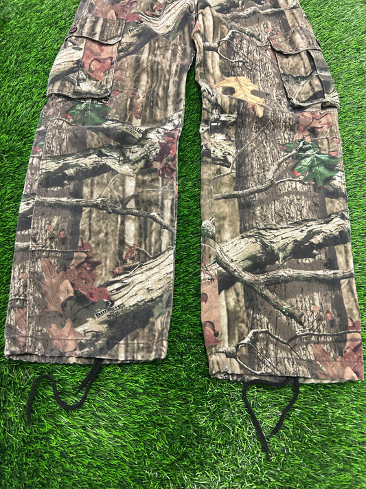 00s Vintage Mossy Oak Pink Accent Camo Pants (32 x 32)
