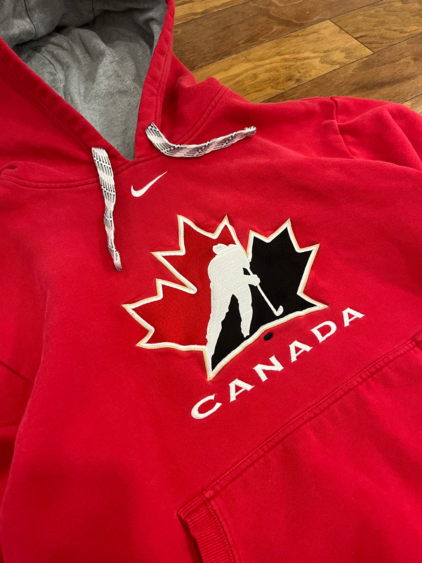 00s Canada Nike Center Swoosh Vintage Hoodie (M)