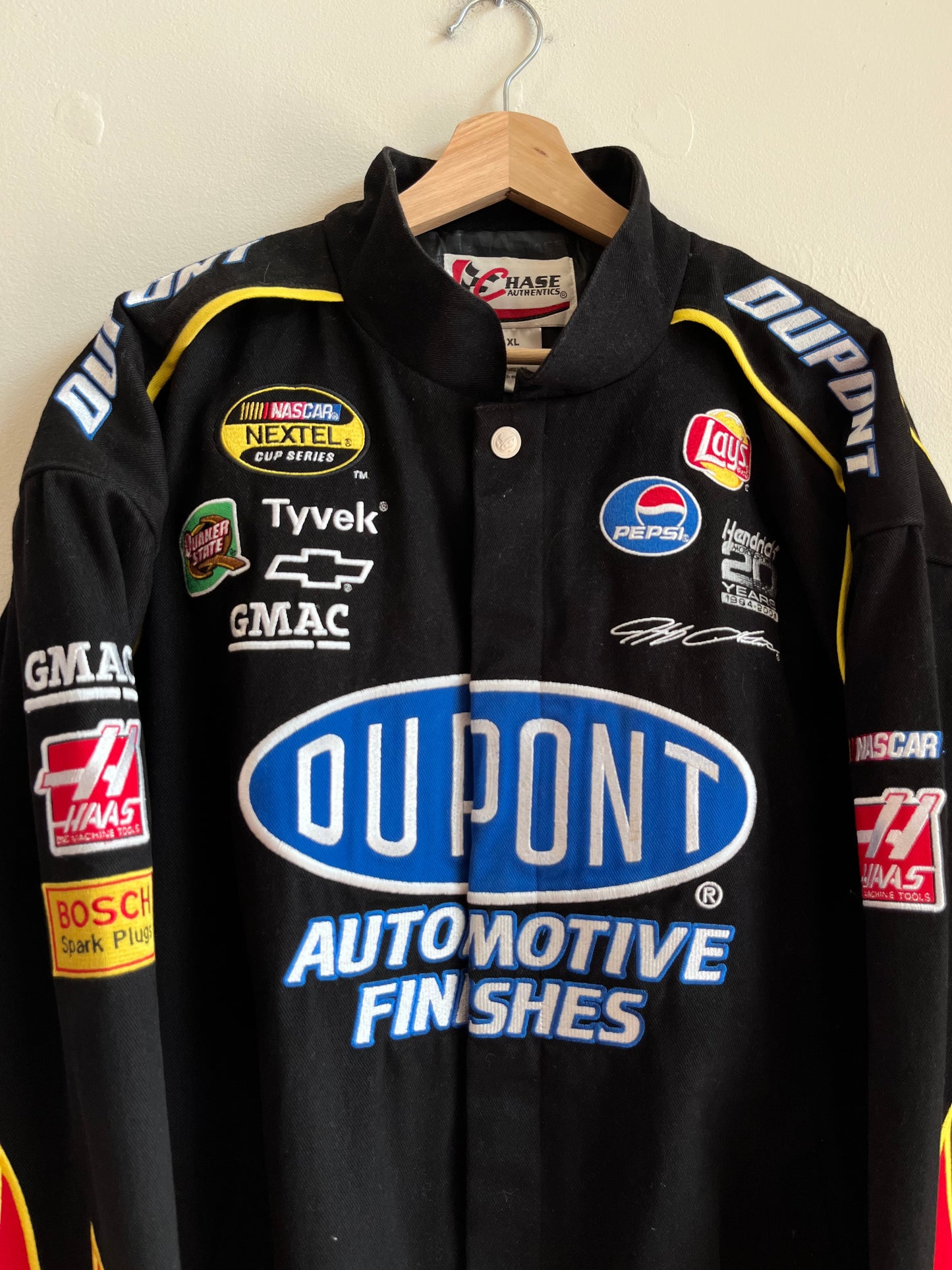 2004 Jeff Gordon Dupont Black Flames Nascar Racing Jacket (XL)