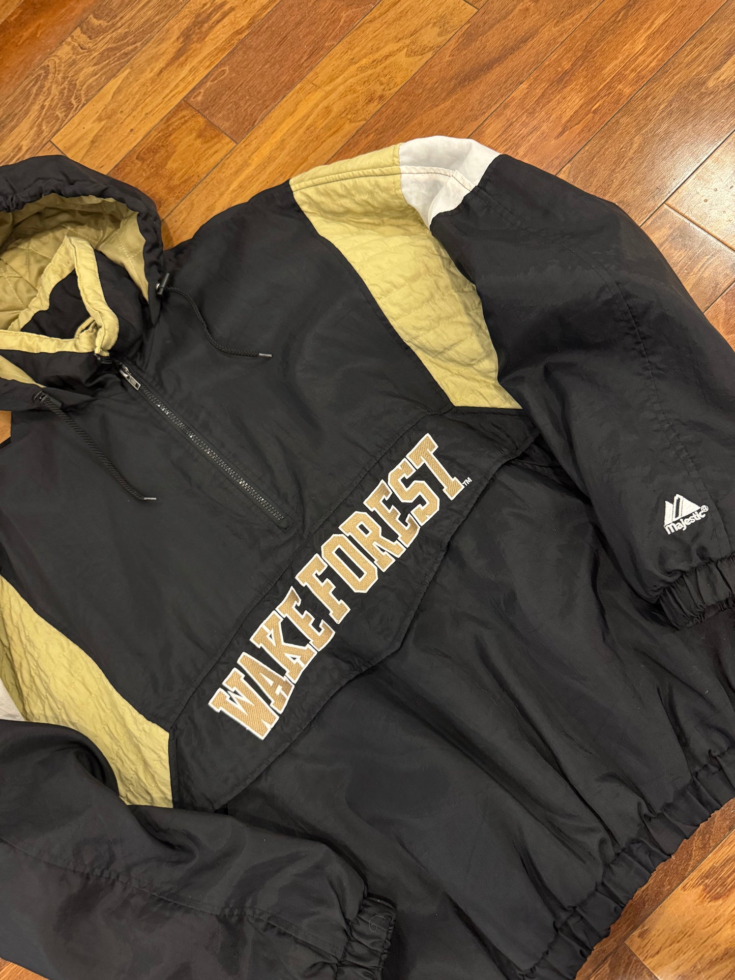 90s Wake Forest Majestic Embroidered Vintage Puffer Jacket (XL)