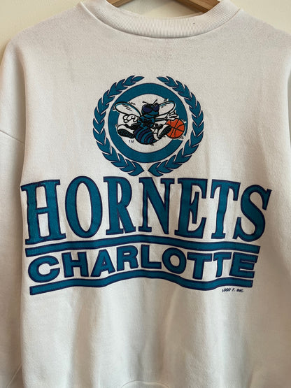 90s Charlotte Hornets Spell Out Essential Crewneck (L)