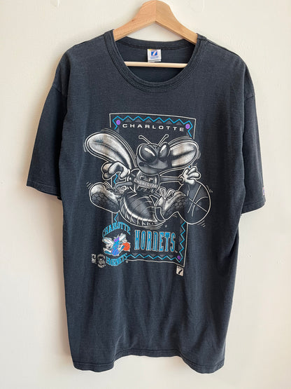 90s Charlotte Hornets NBA Logo 7 Black Tee (XL)