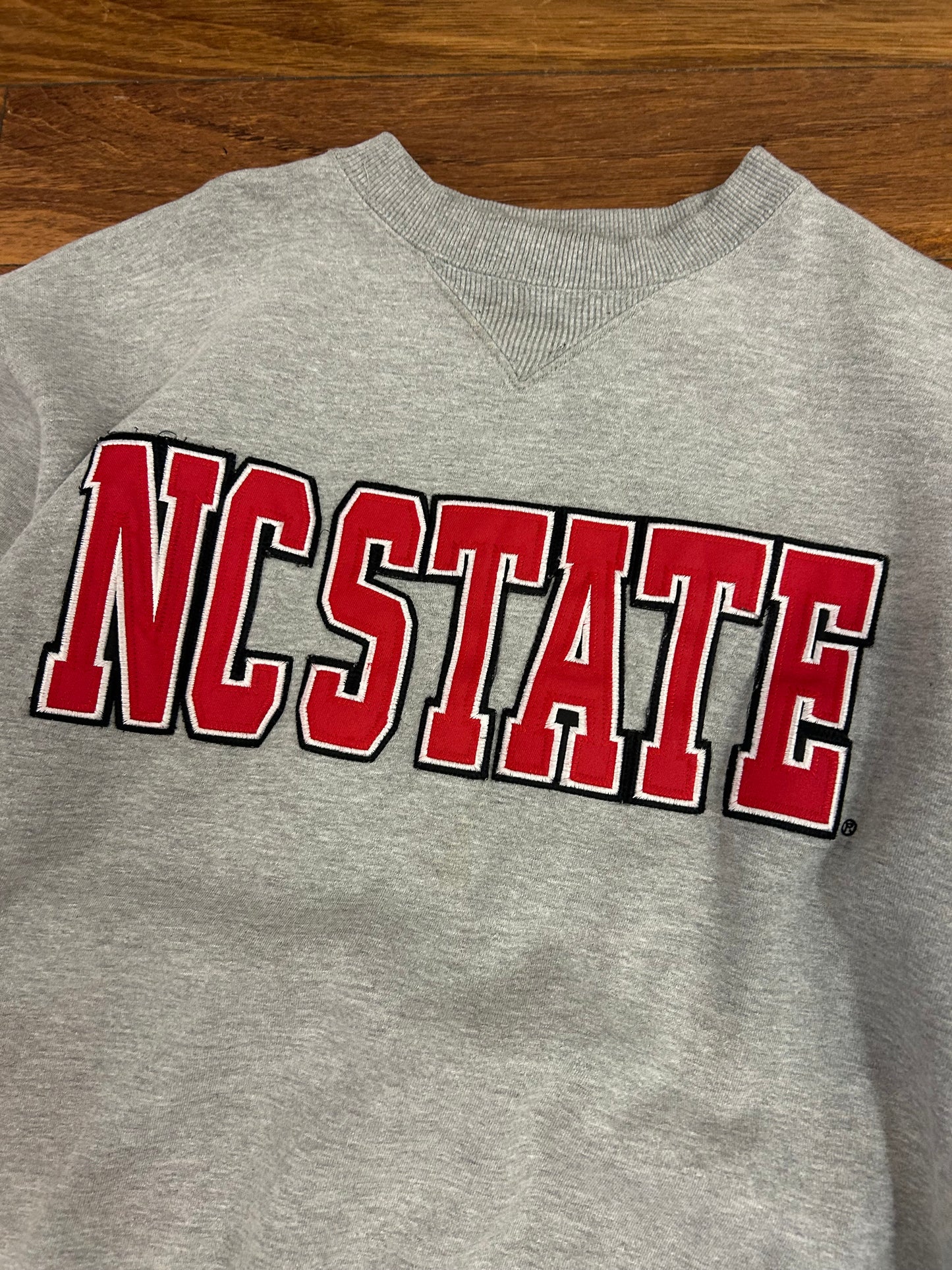 00s NC State Colosseum Embroidered Crewneck (M)